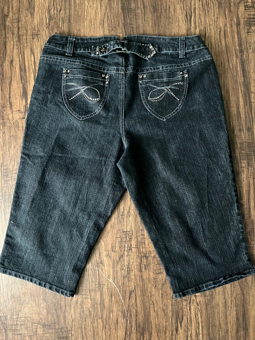 Venecia Dark Blue Denim Capri 18